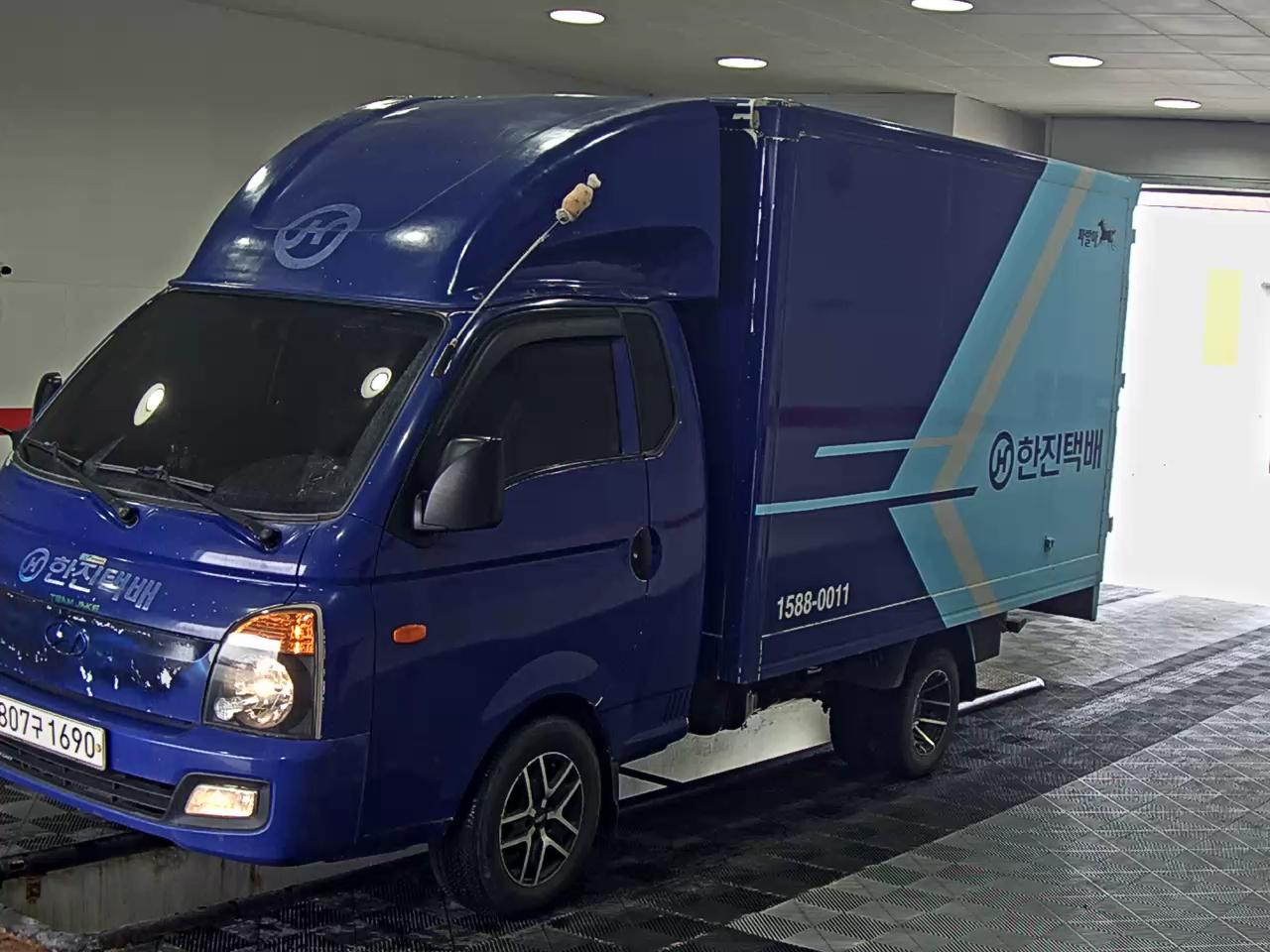 HYUNDAI PORTER II SUPER CAB EXTRA WHEELBASE