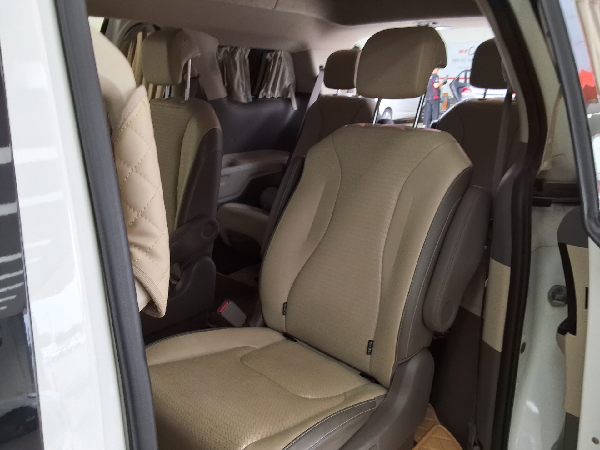 2021 - kia carnival