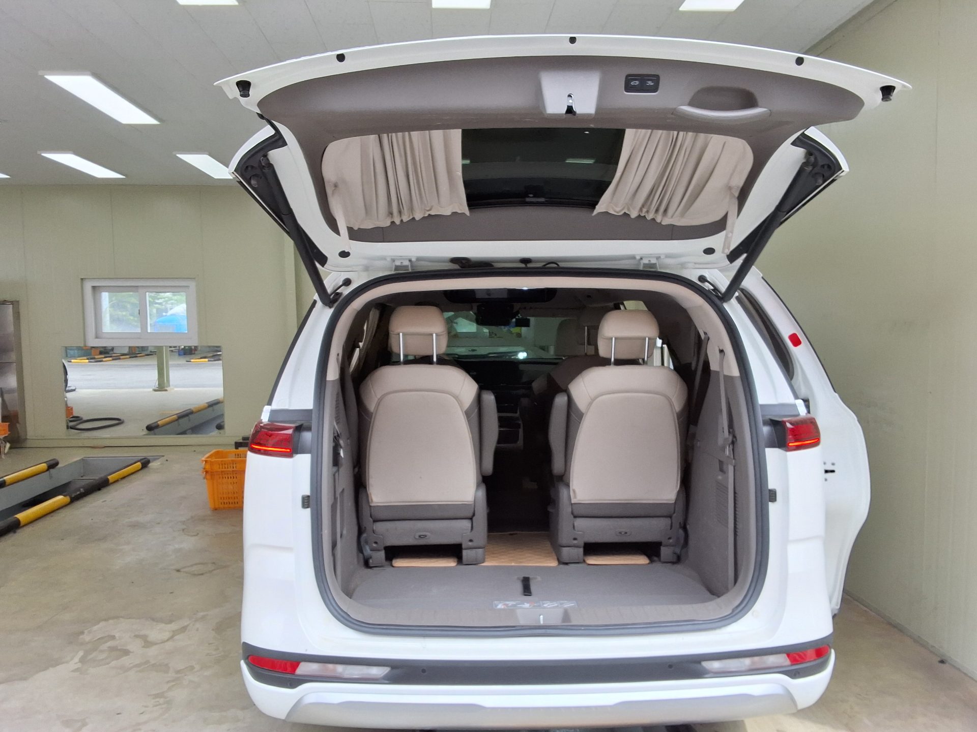 2021 - kia carnival