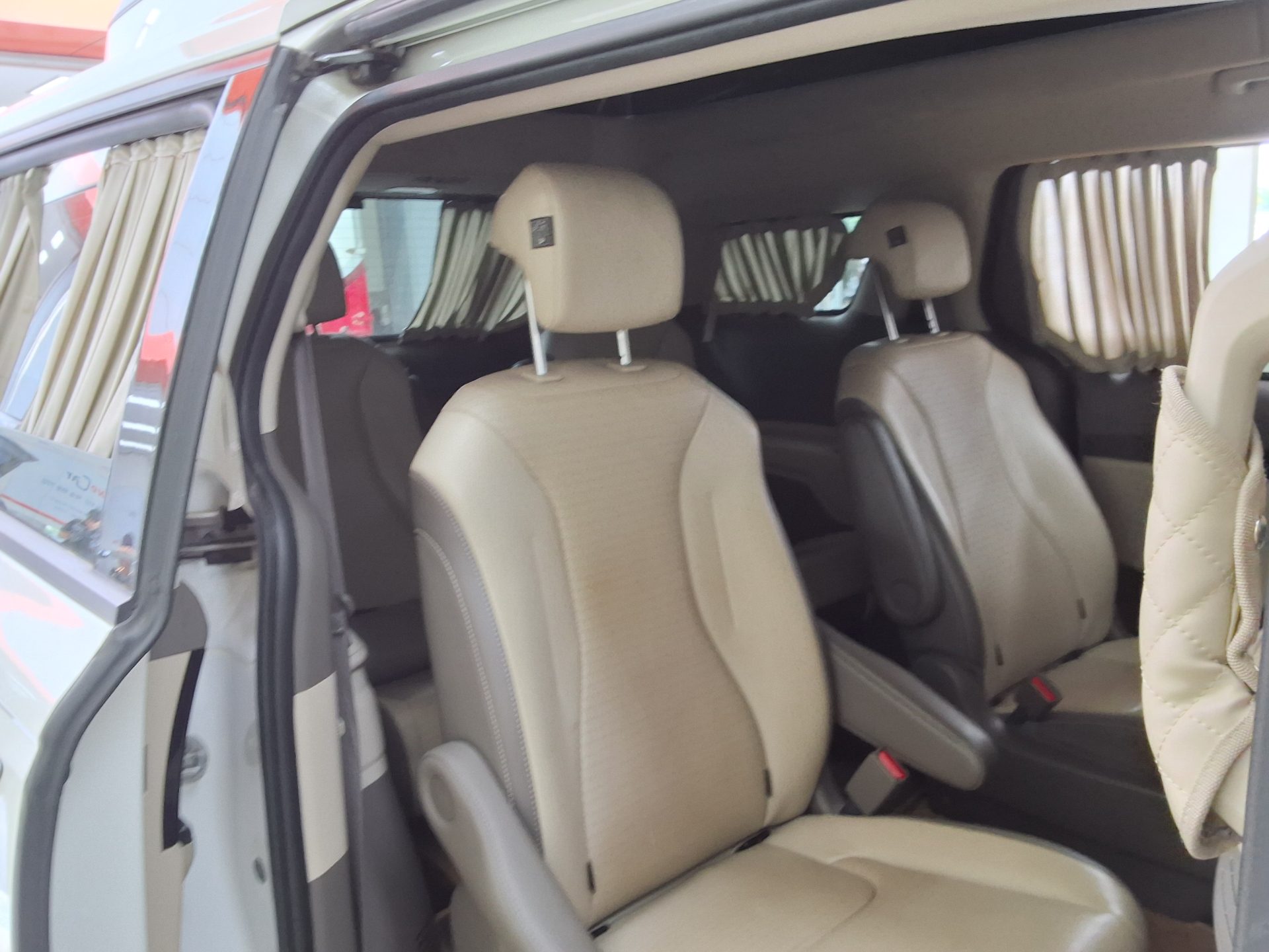 2021 - kia carnival