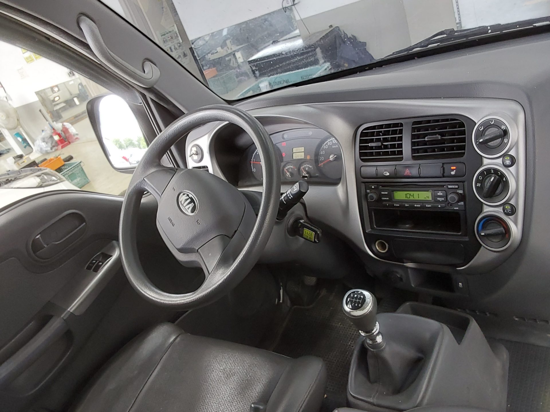 2016 - kia bongo