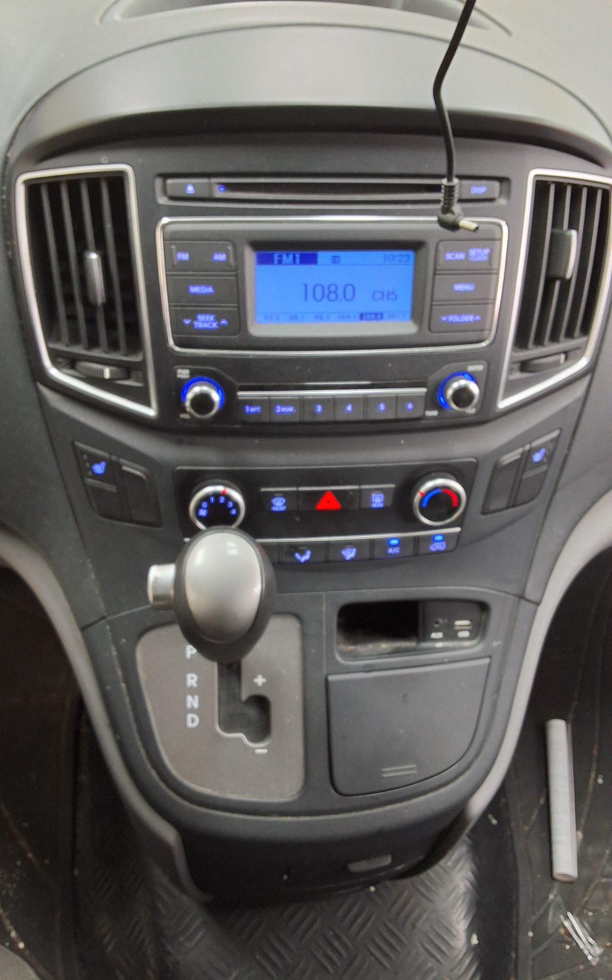 2016 - hyundai grand starex