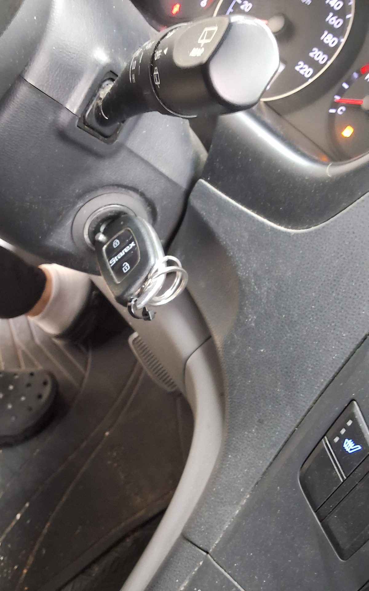 2016 - hyundai grand starex