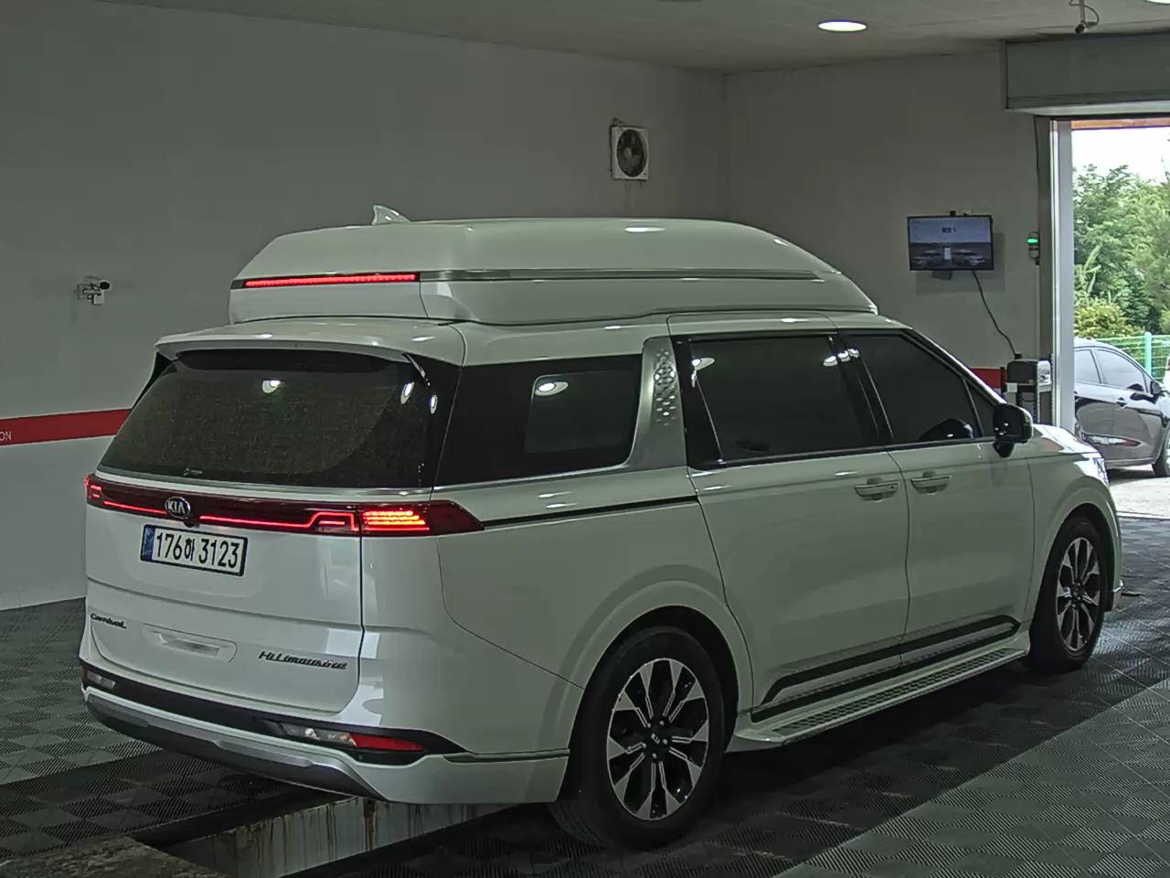 2021 - kia carnival