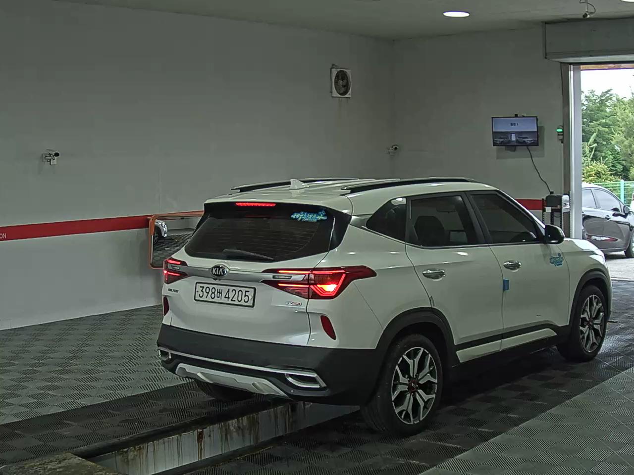 2021 - kia seltos