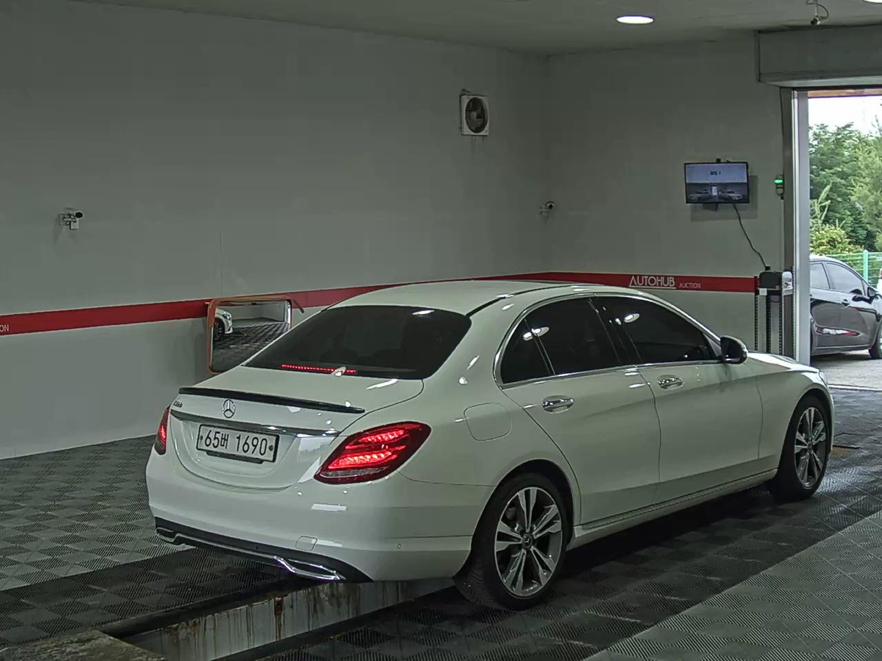 2018 - mercedes-benz c200