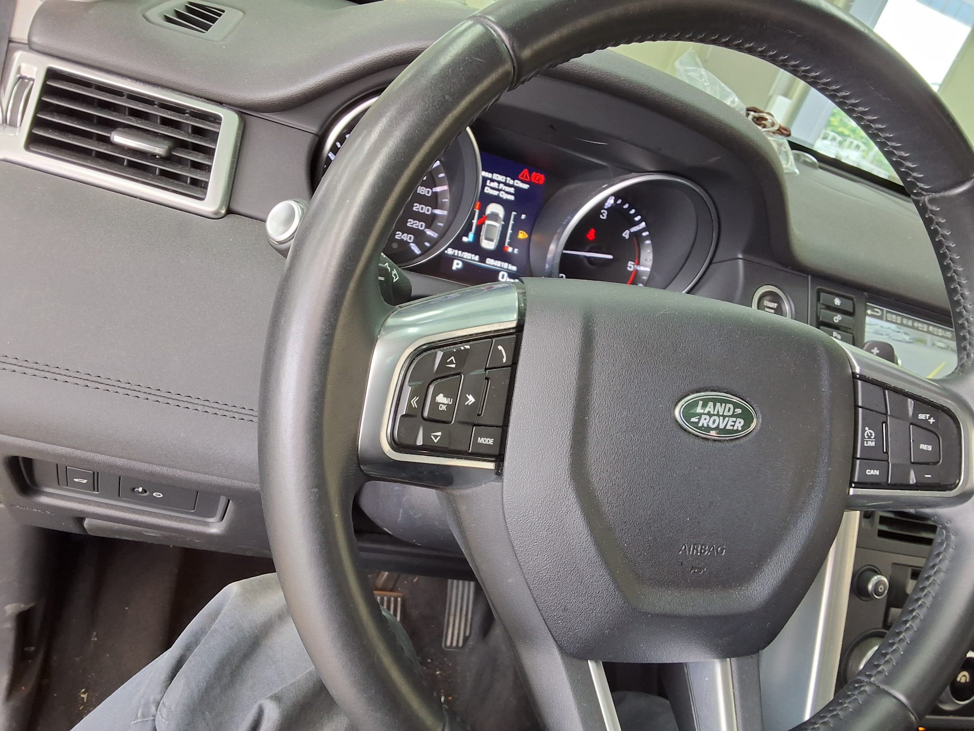 2016 - land rover discovery