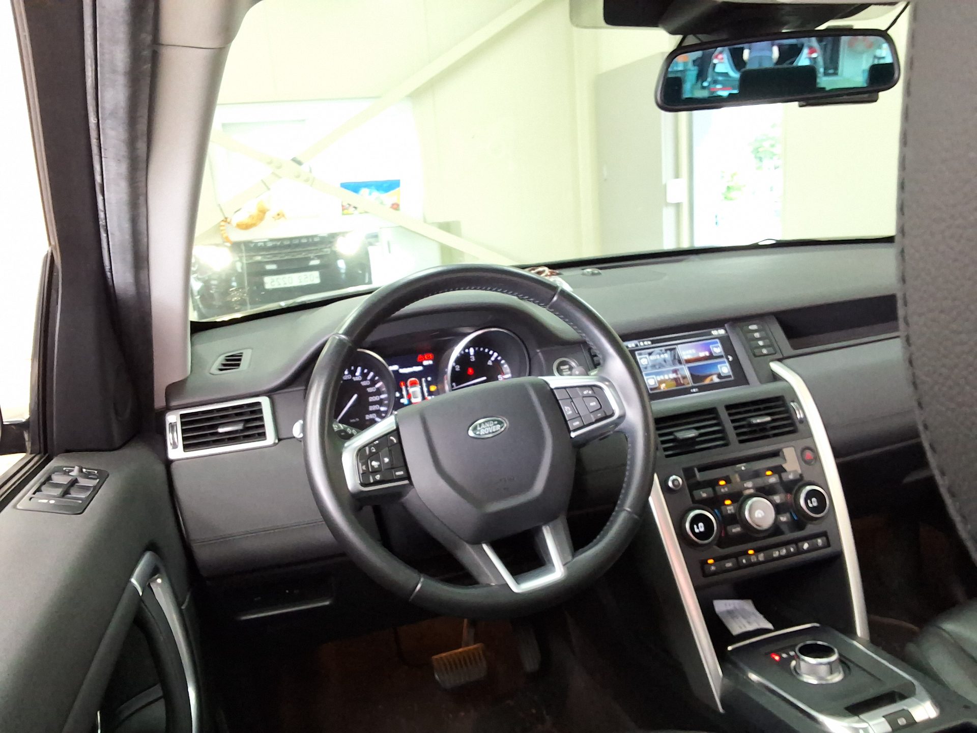 2016 - land rover discovery