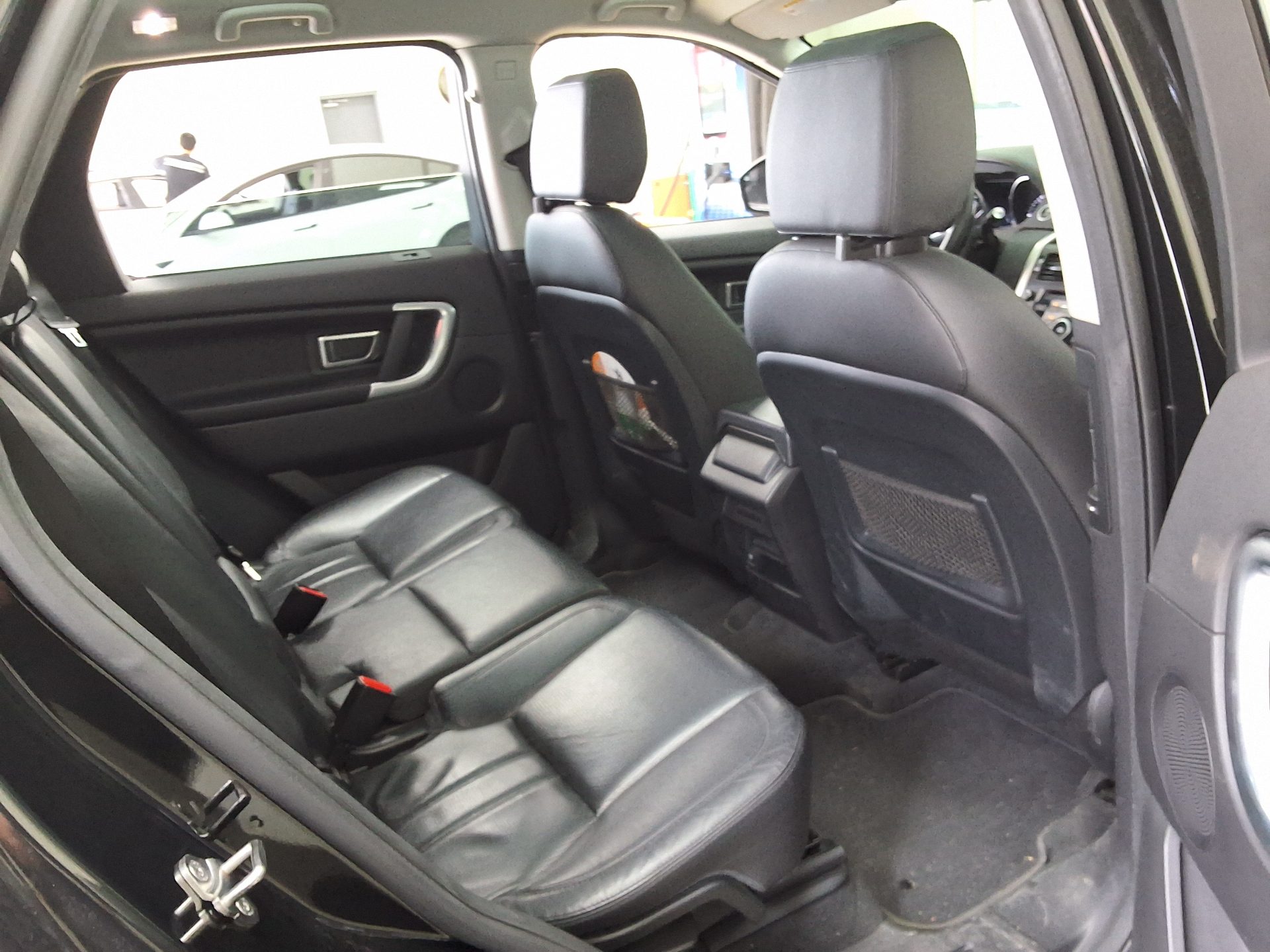 2016 - land rover discovery