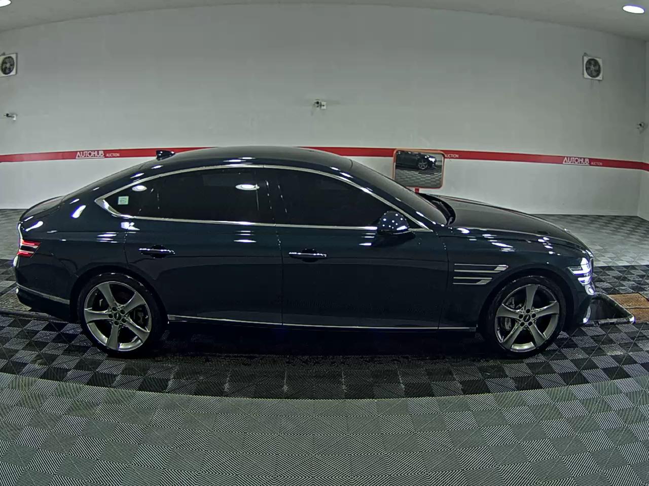2022 - genesis g80
