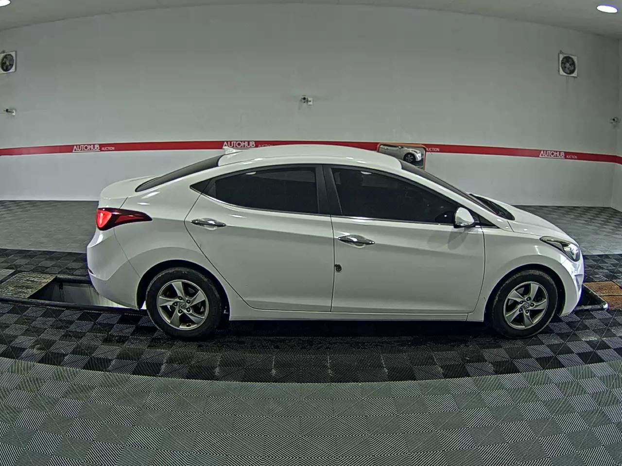 2015 - hyundai avante