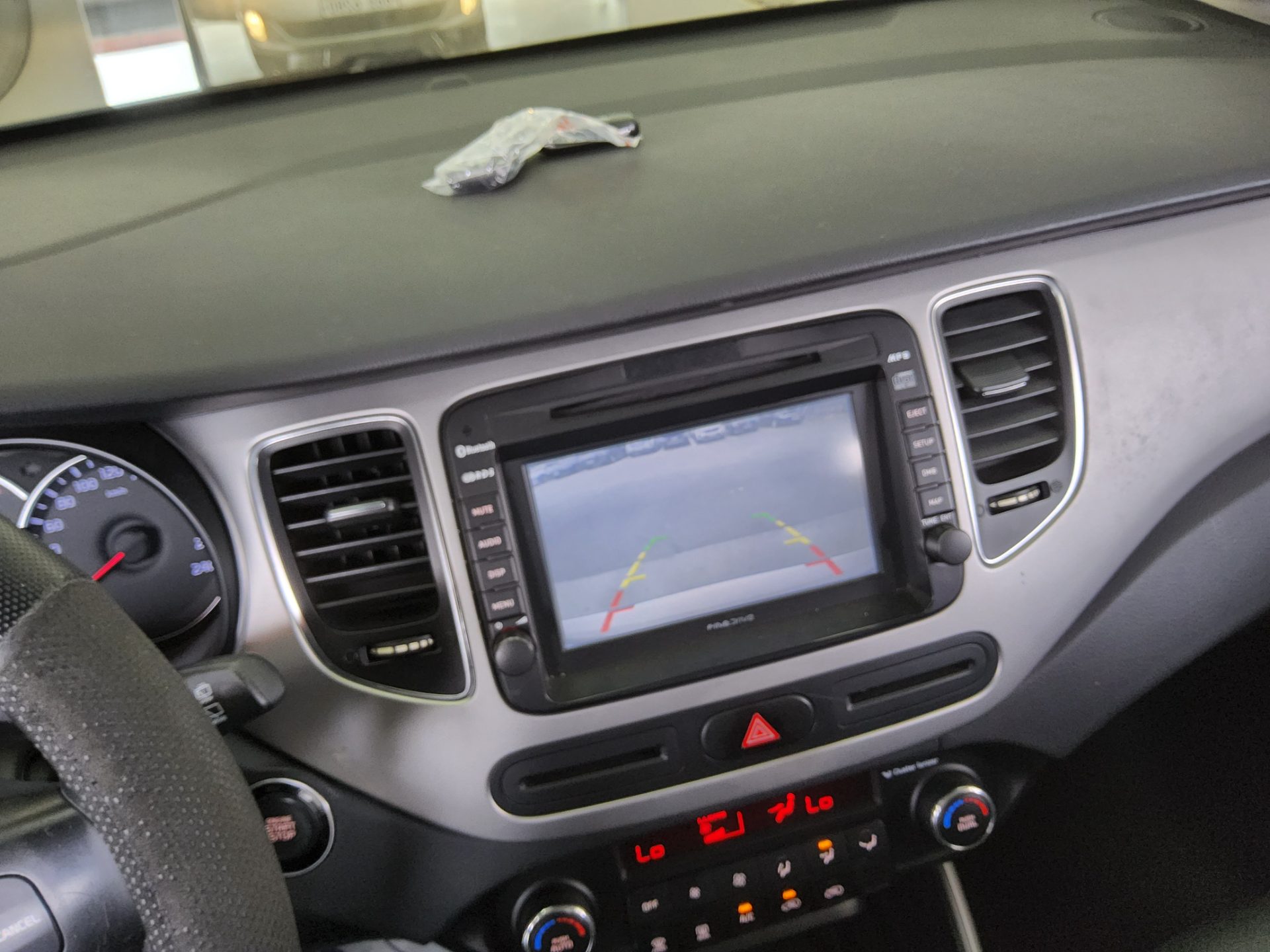 2014 - kia carens