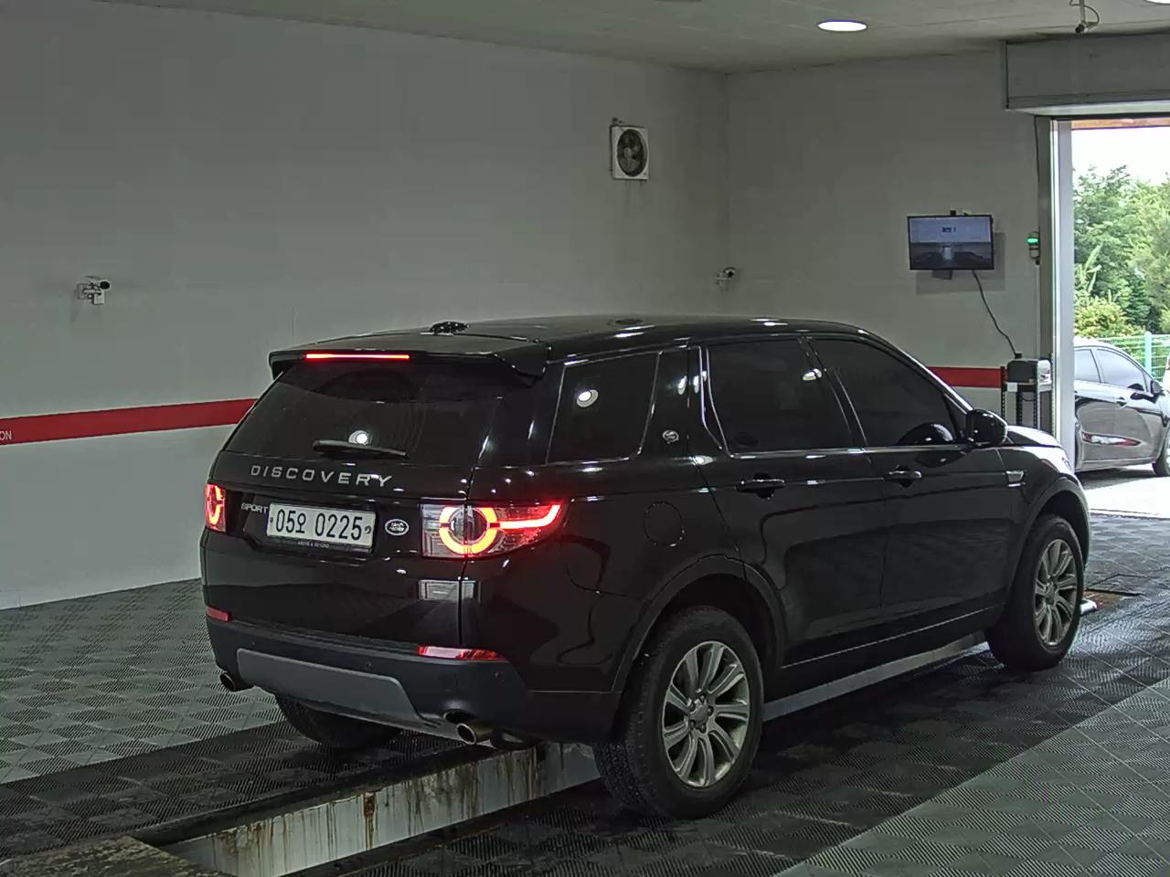 2016 - land rover discovery