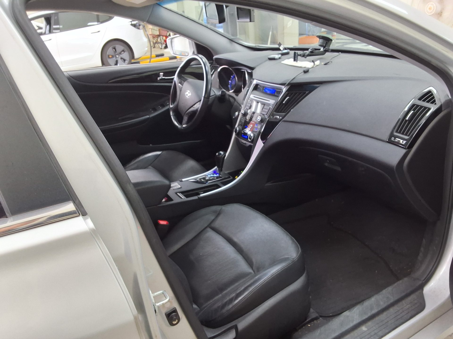 2010 - hyundai sonata