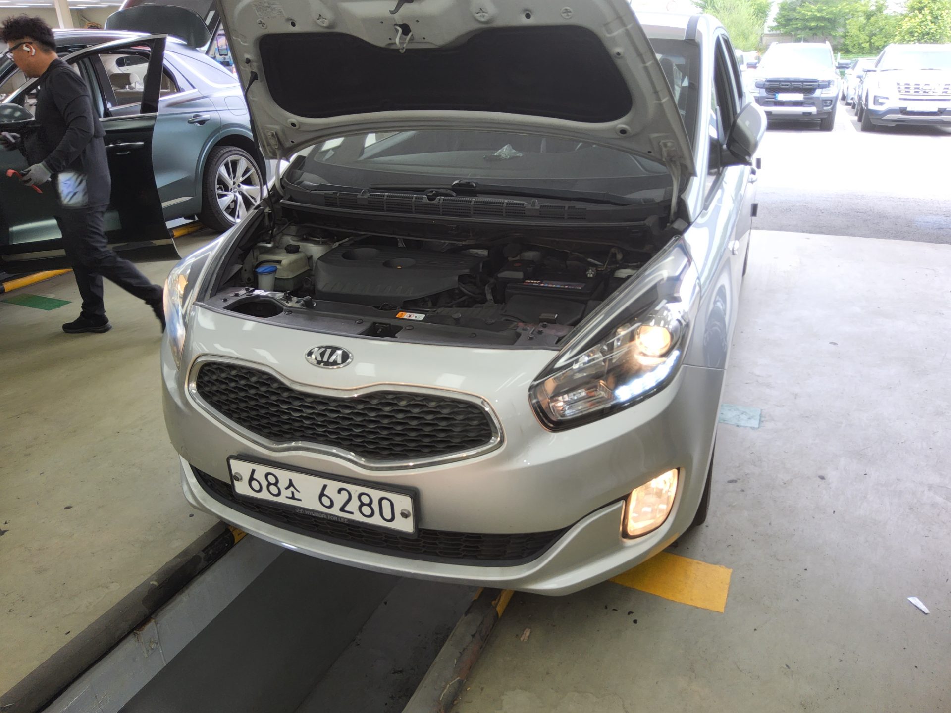 2014 - kia carens