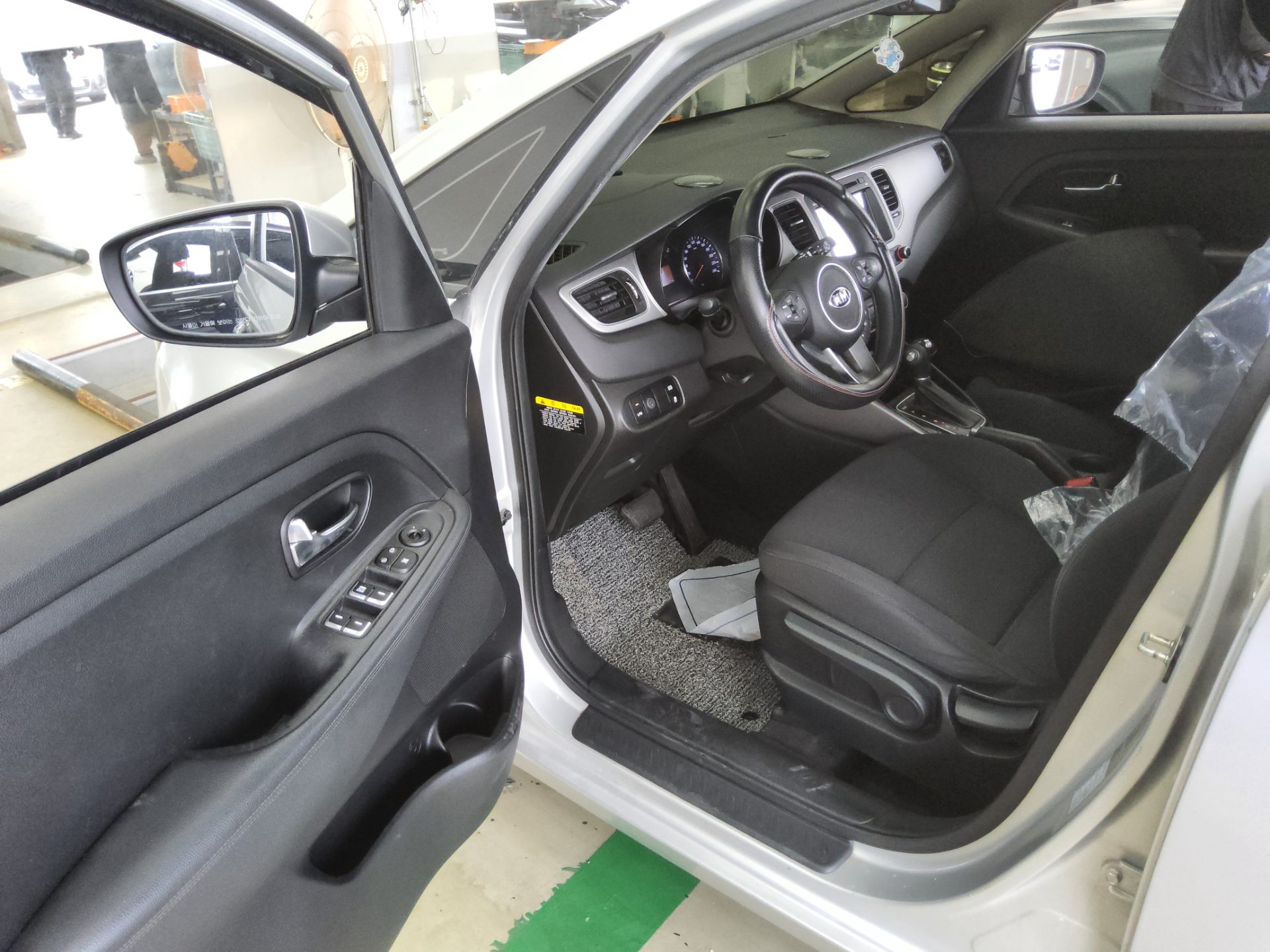 2014 - kia carens