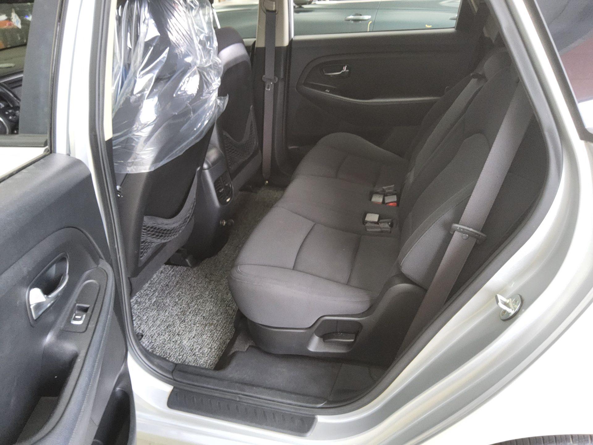 2014 - kia carens