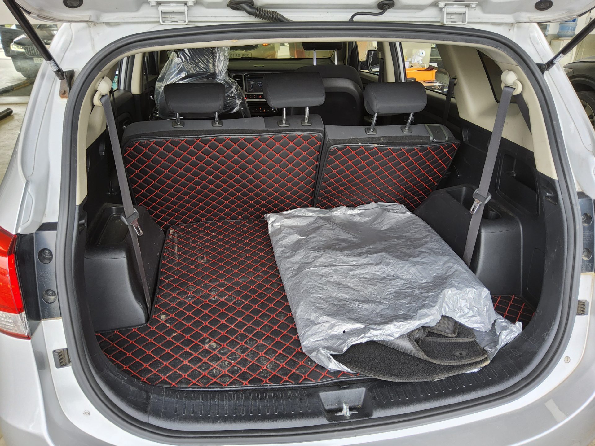 2014 - kia carens