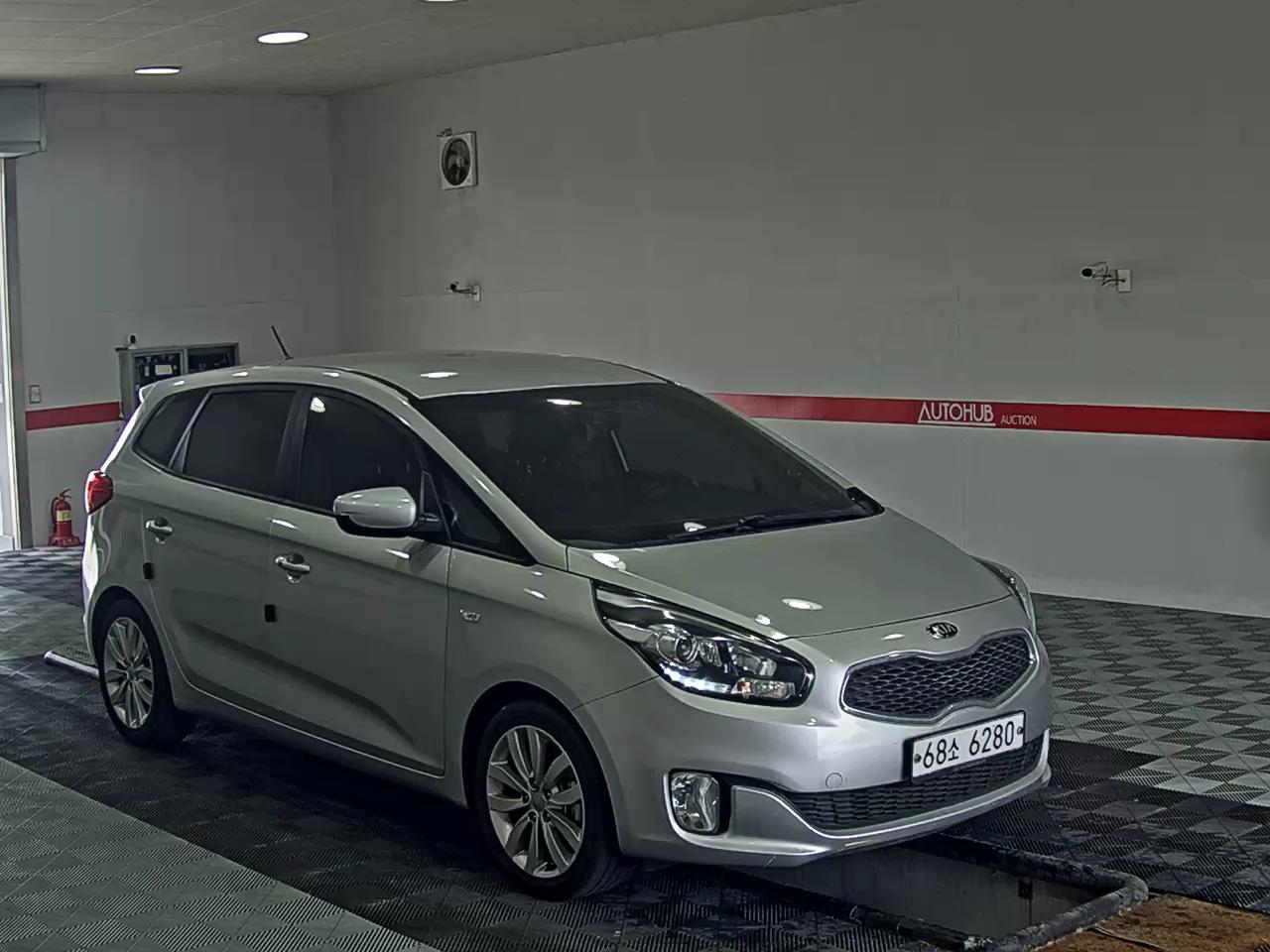 2014 - kia carens