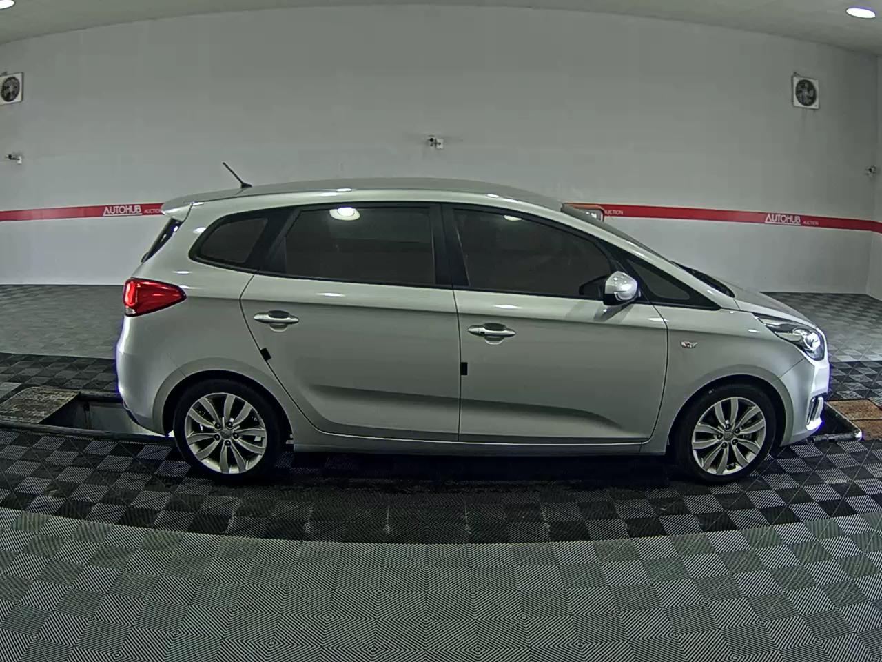 2014 - kia carens