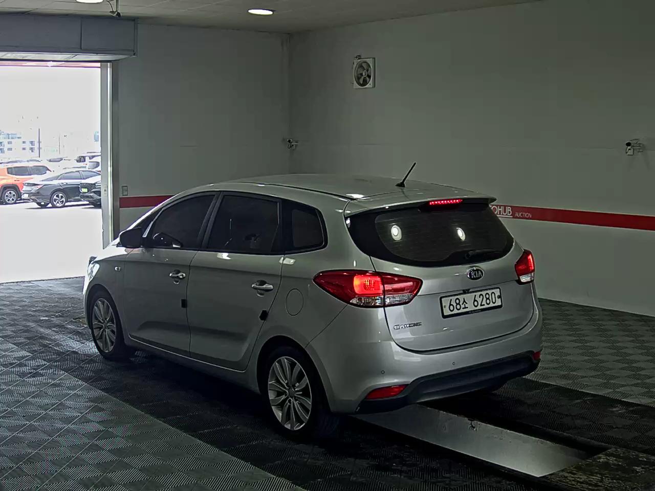 2014 - kia carens