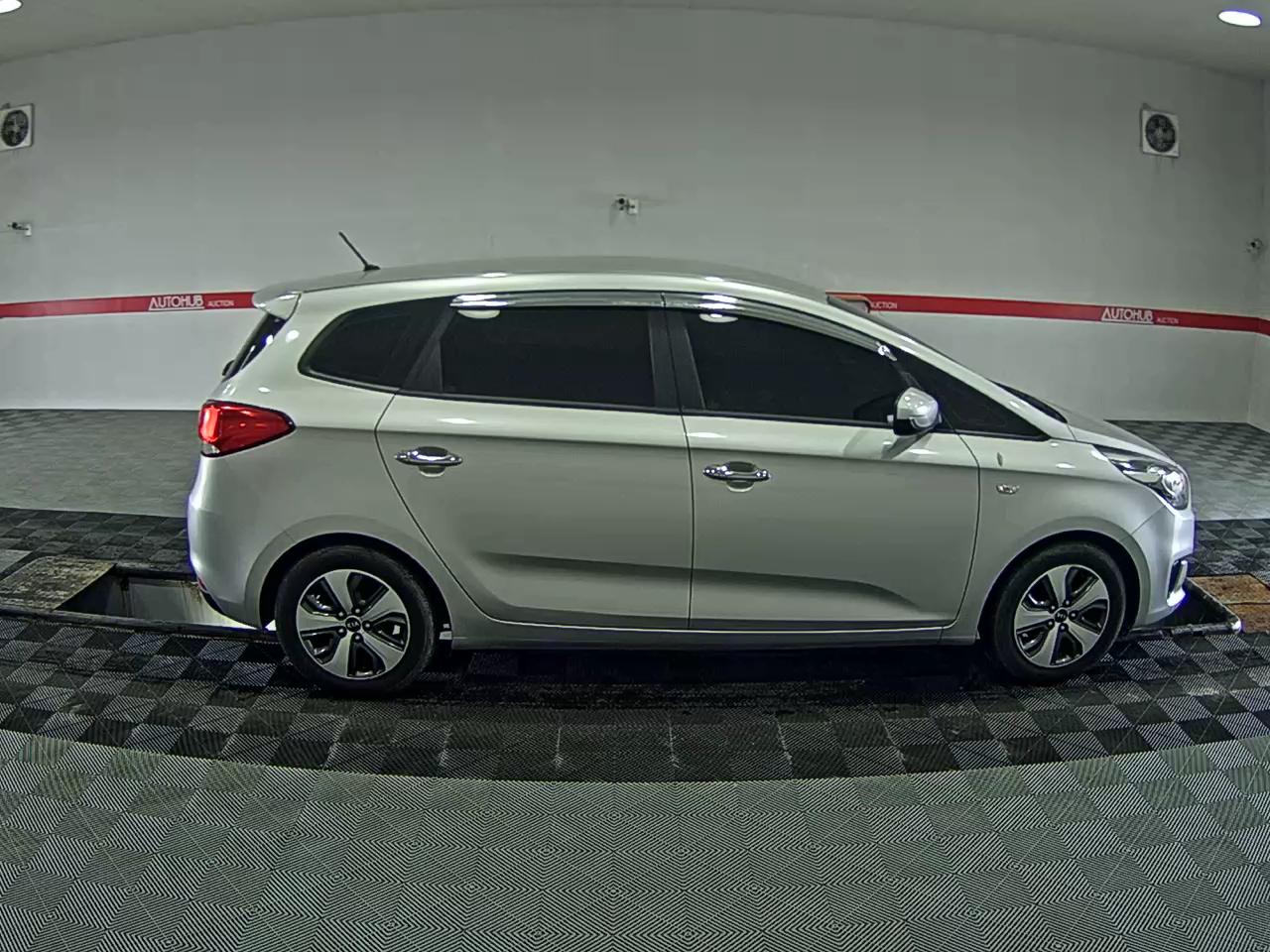2014 - kia carens
