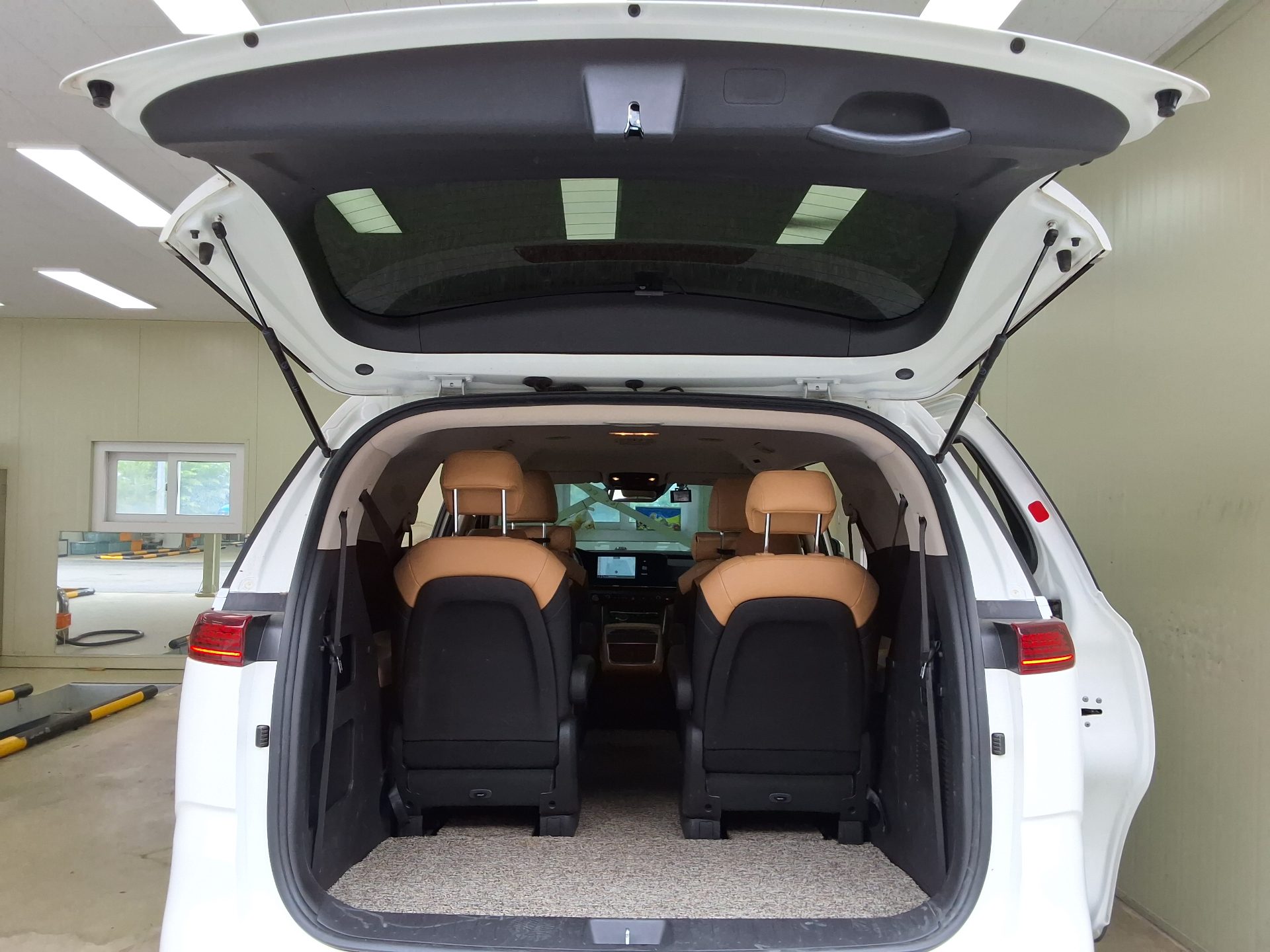 2021 - kia carnival
