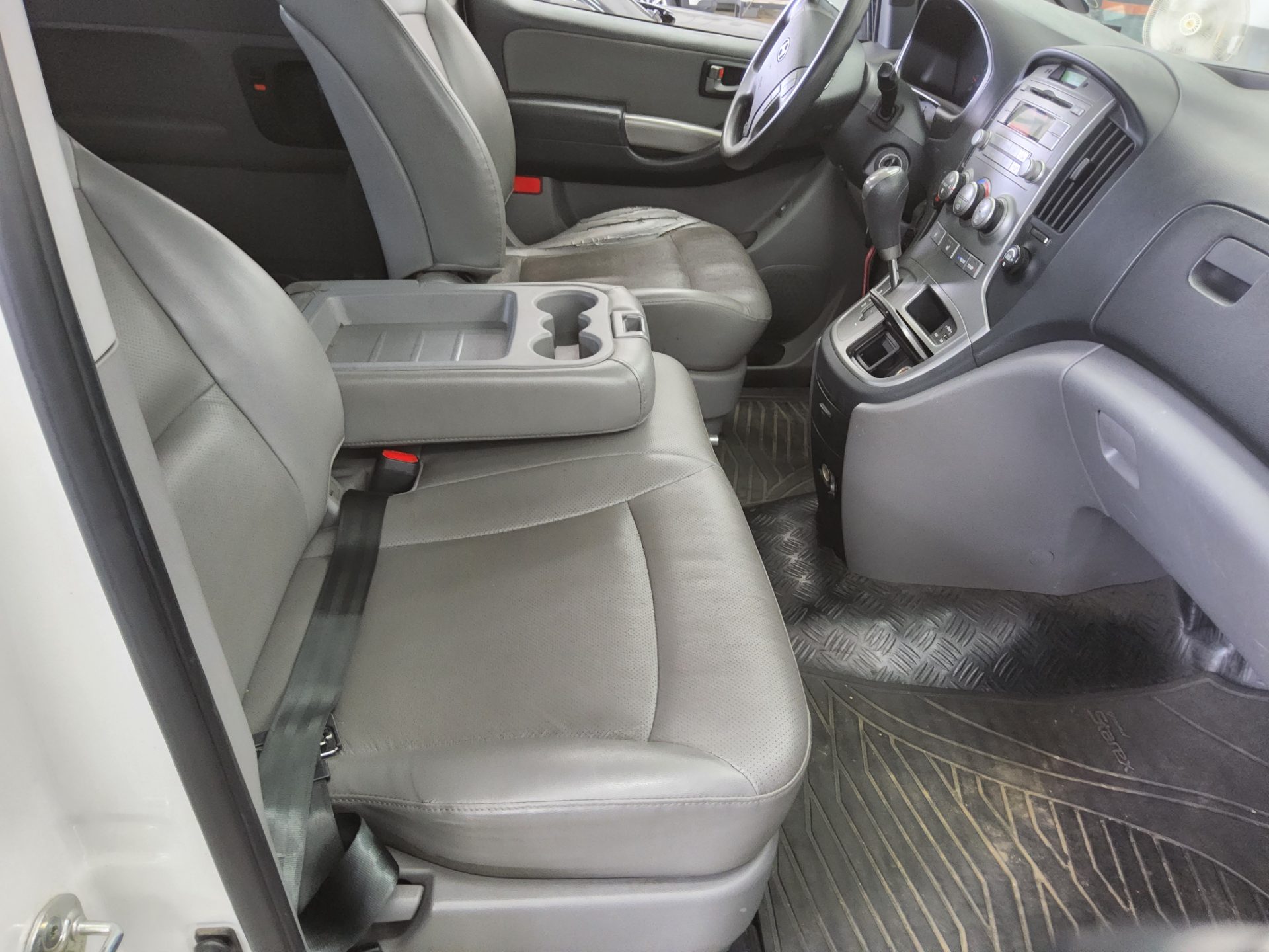 2015 - hyundai grand starex