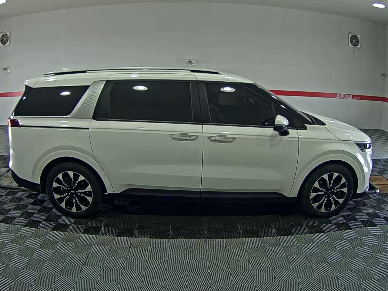 2021 - kia carnival