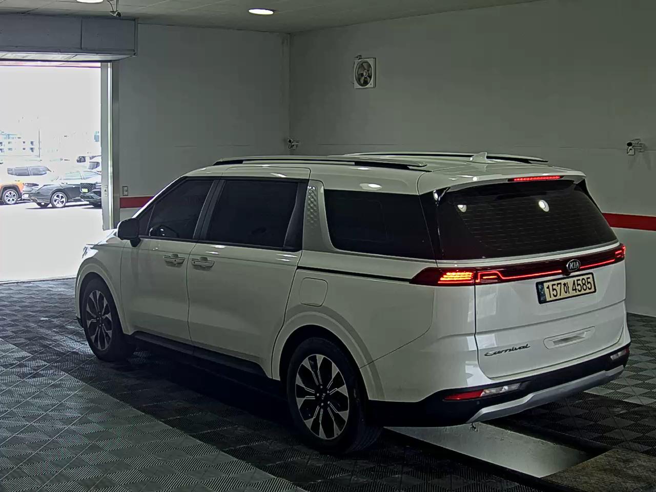 2021 - kia carnival