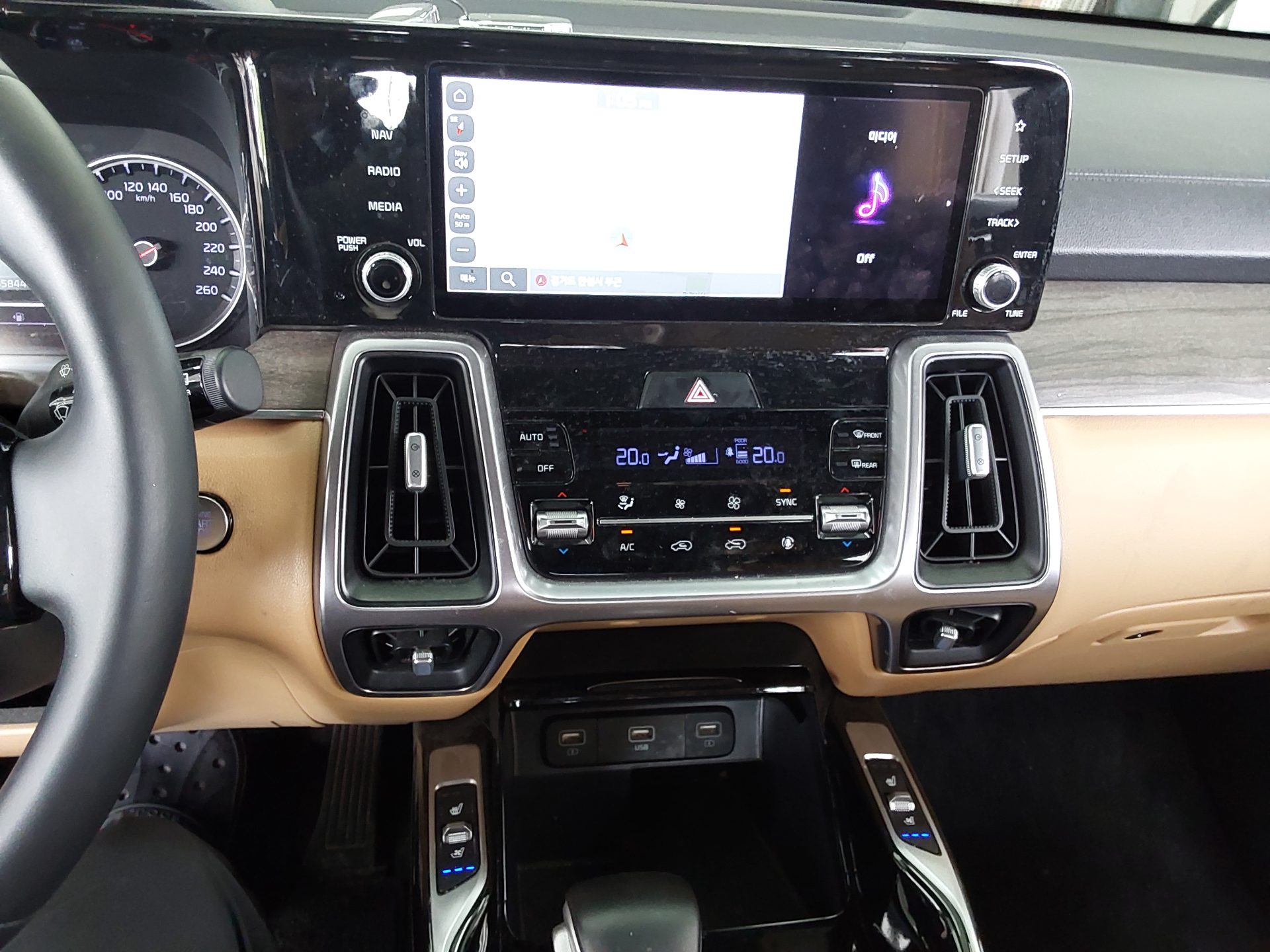 2022 - kia sorento