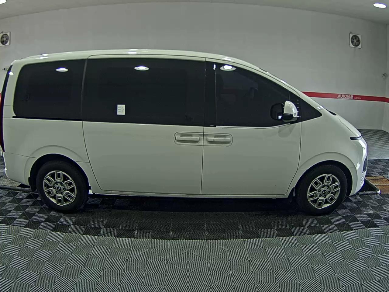 2025 - hyundai staria