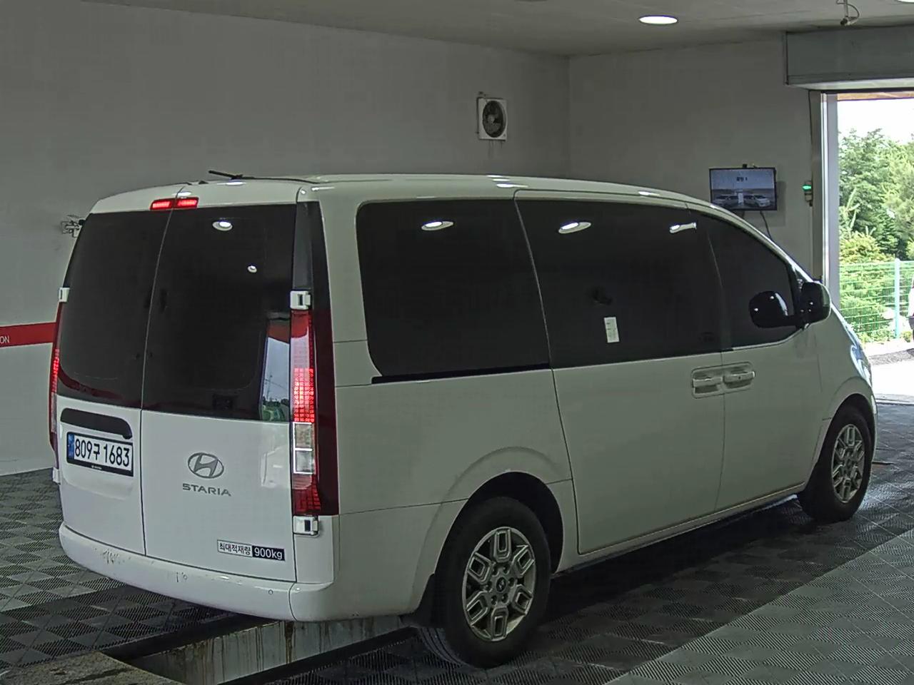 2025 - hyundai staria