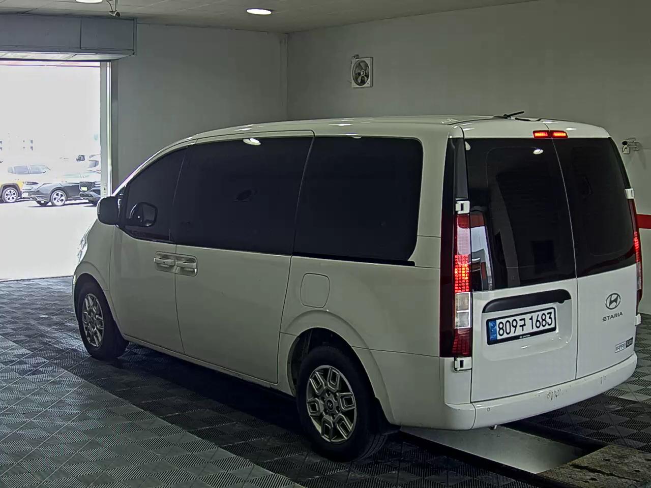 2025 - hyundai staria