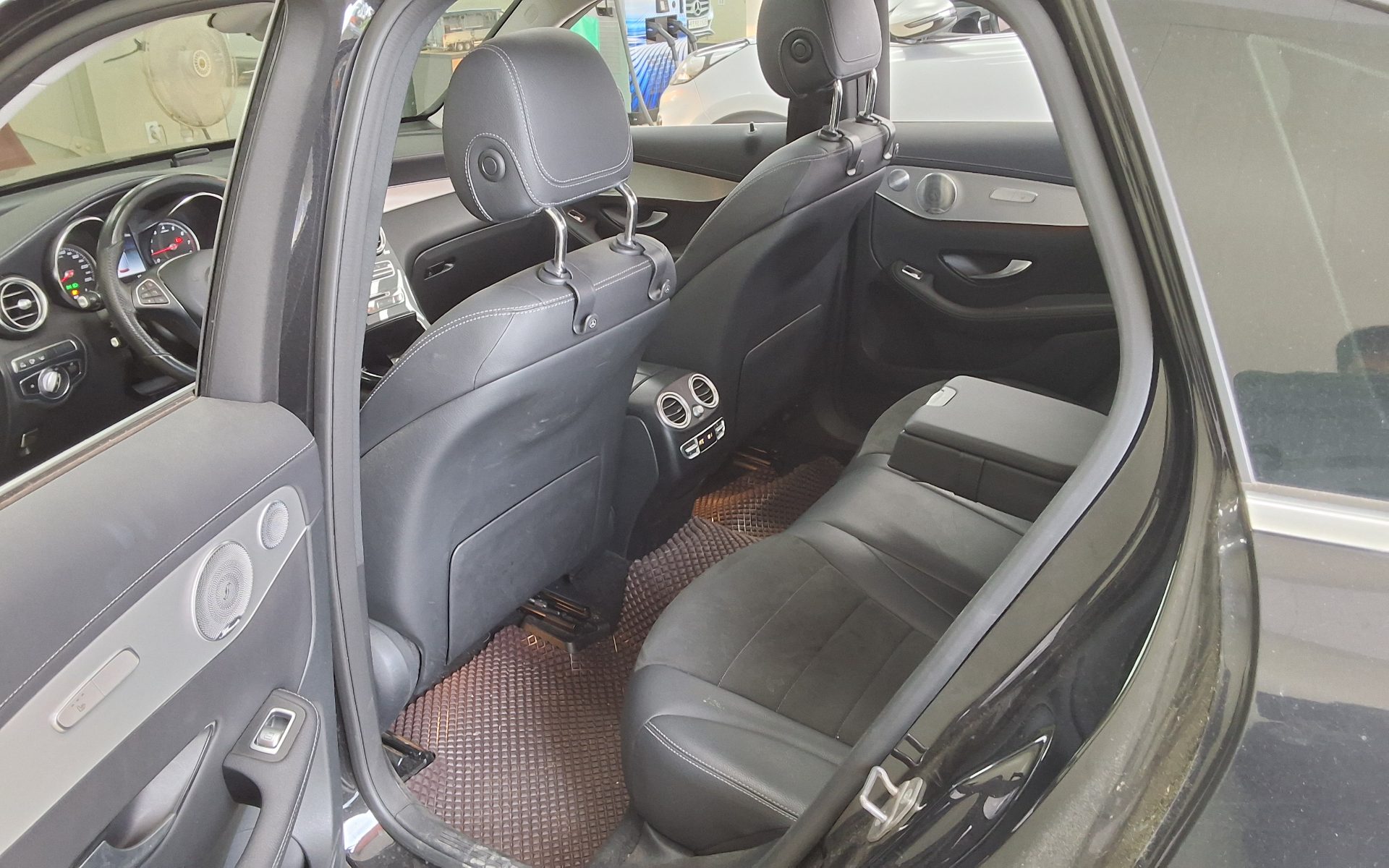 2019 - mercedes-benz glc 300