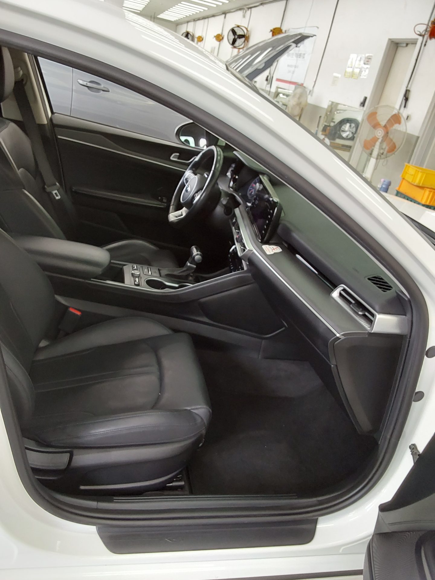 2021 - kia k5