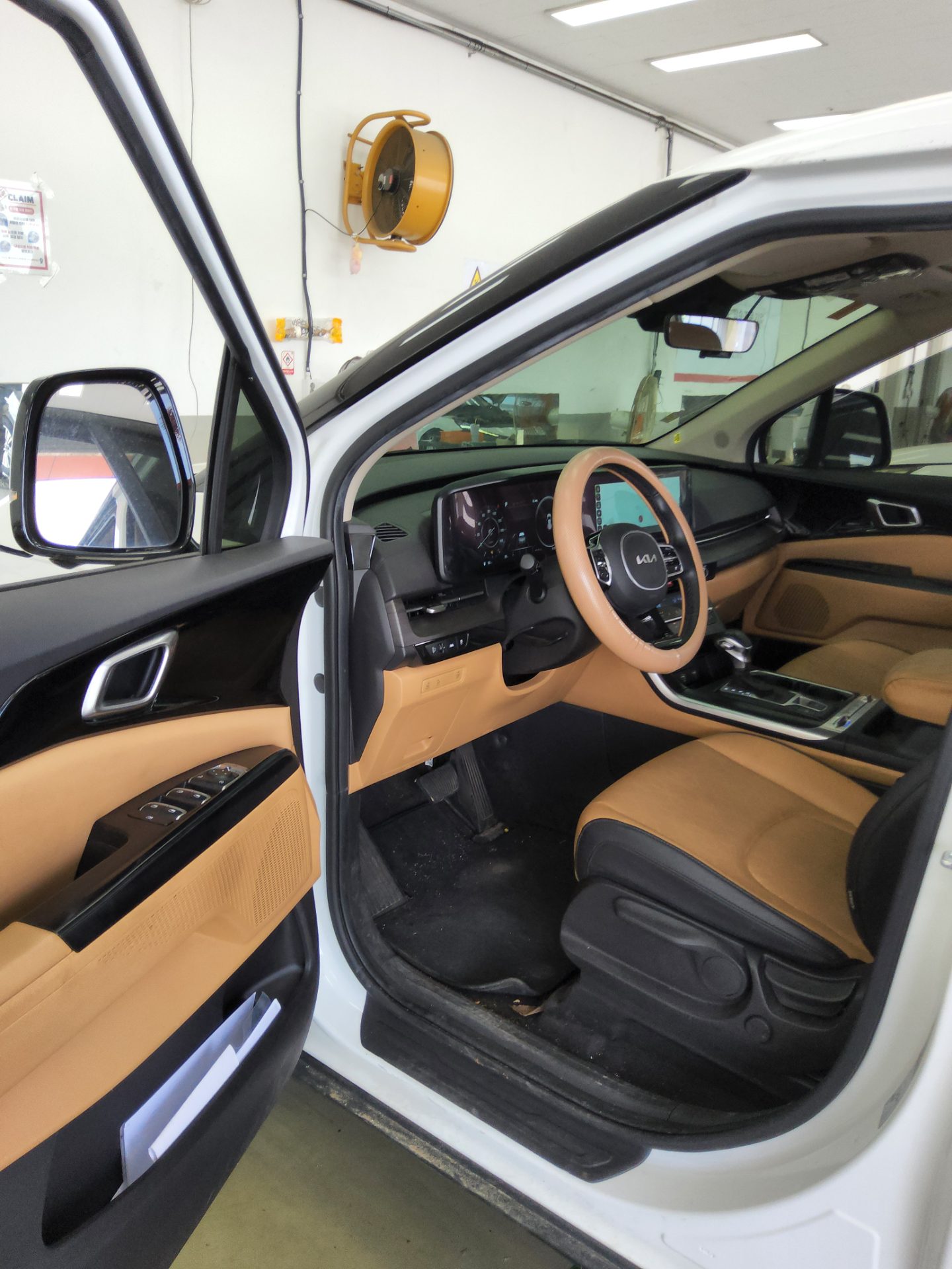 2023 - kia carnival