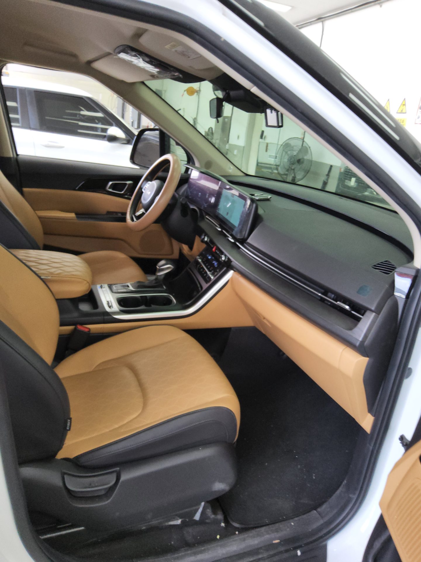 2023 - kia carnival