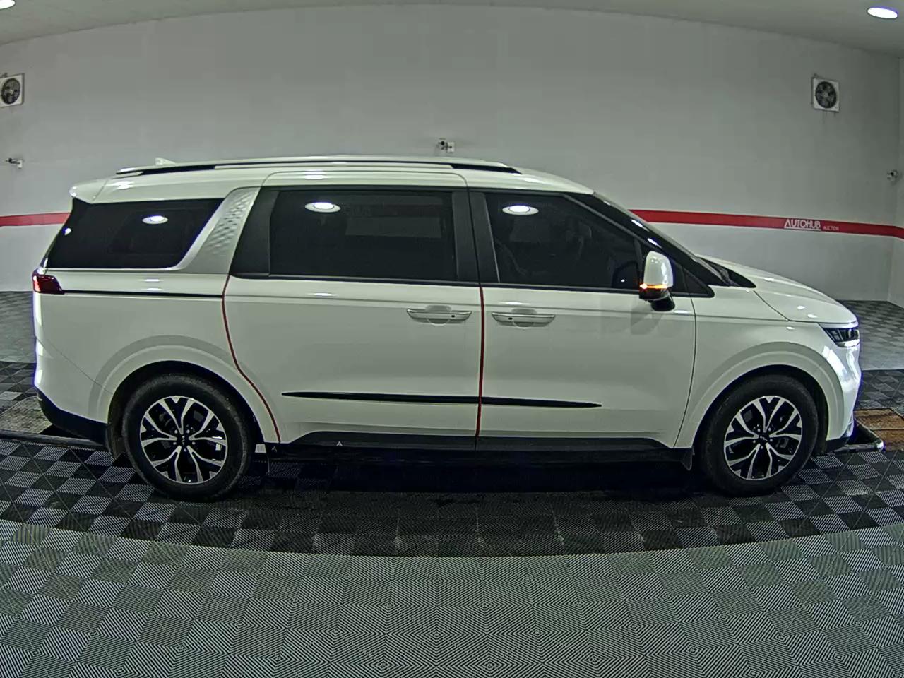 2023 - kia carnival
