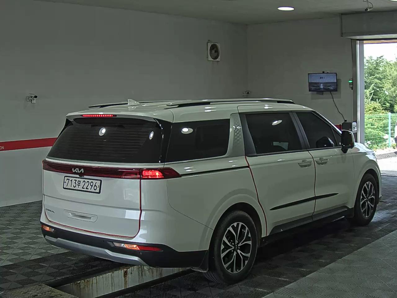 2023 - kia carnival