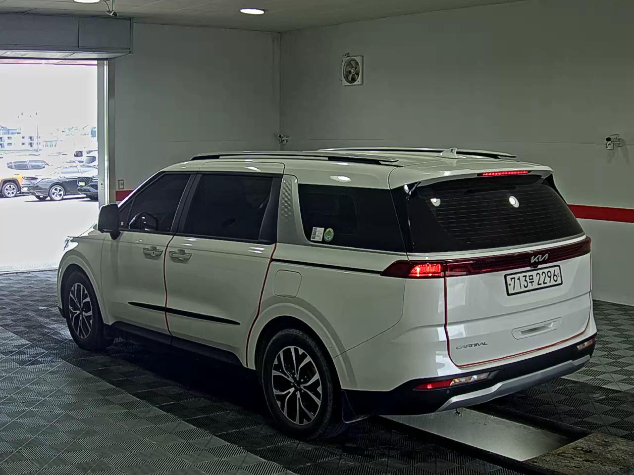 2023 - kia carnival