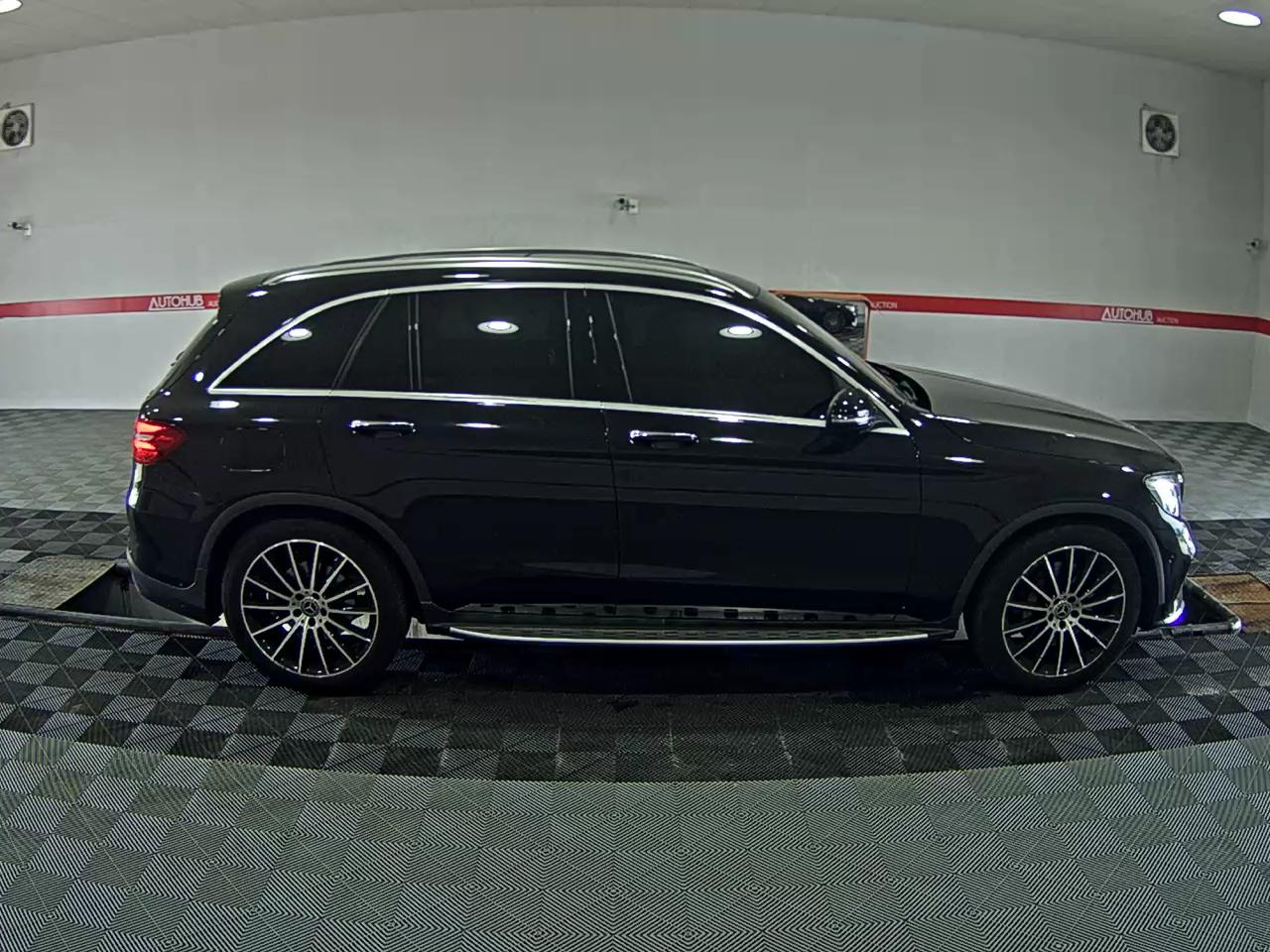 2019 - mercedes-benz glc 300
