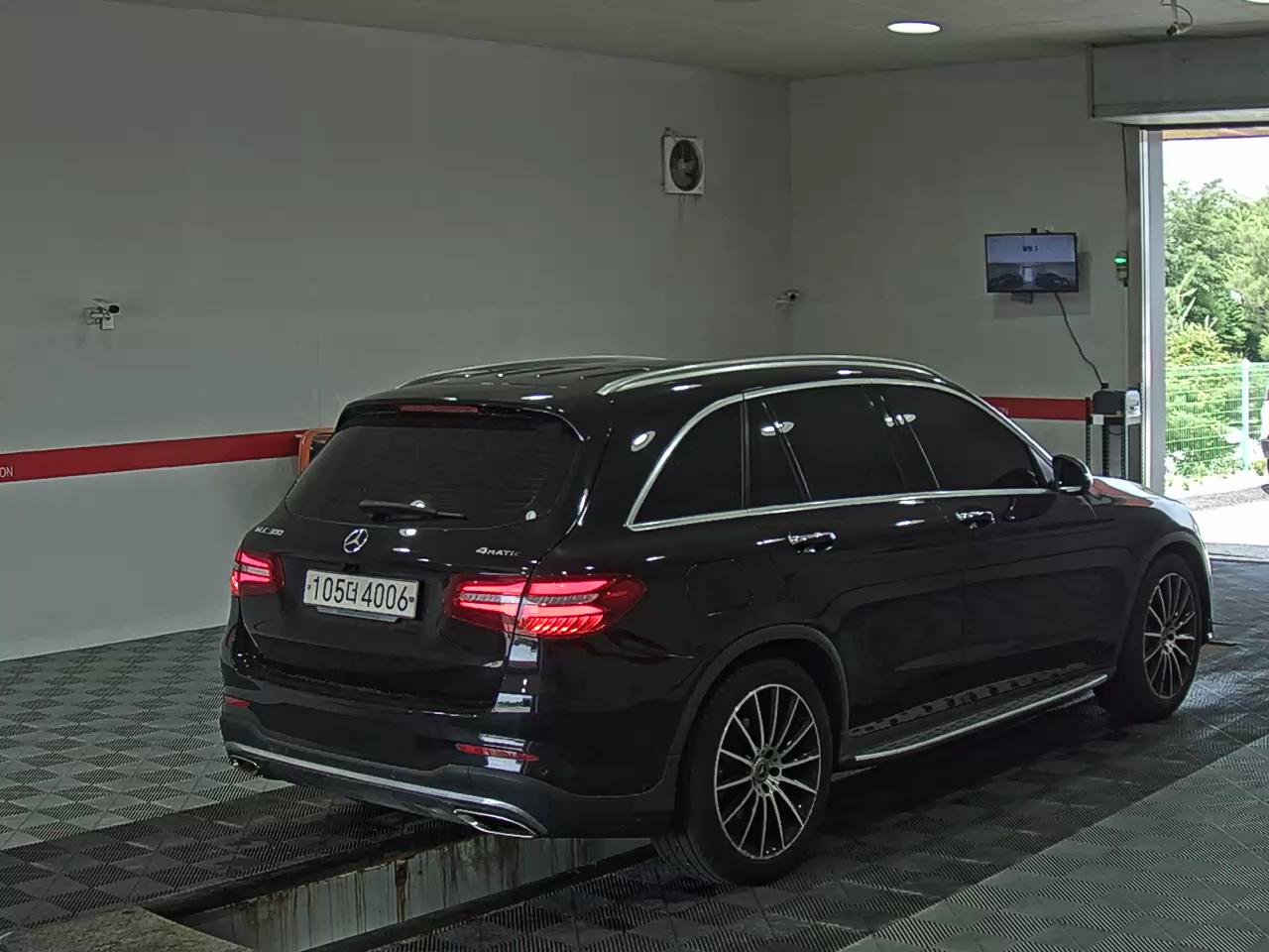 2019 - mercedes-benz glc 300