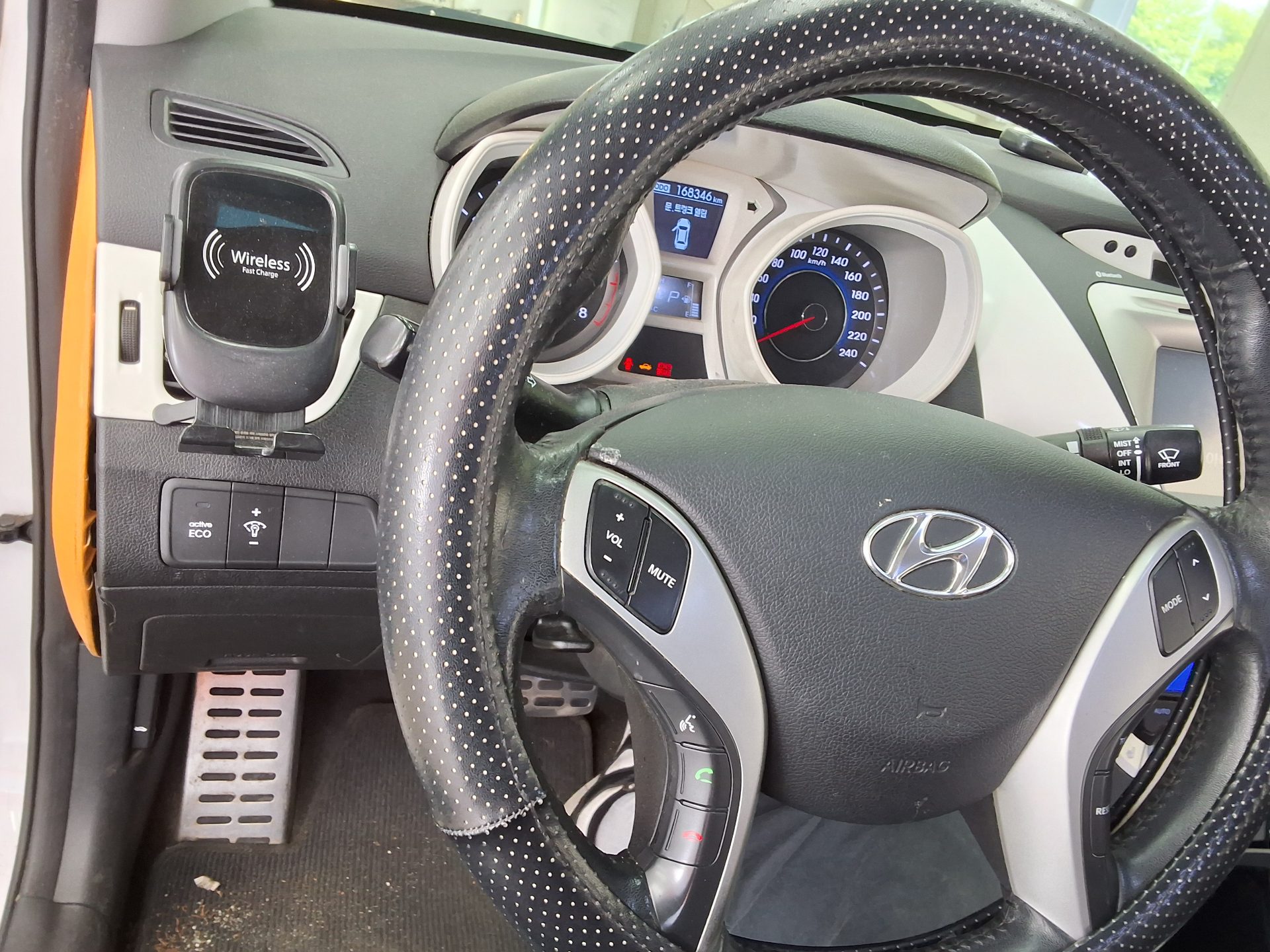 2012 - hyundai avante
