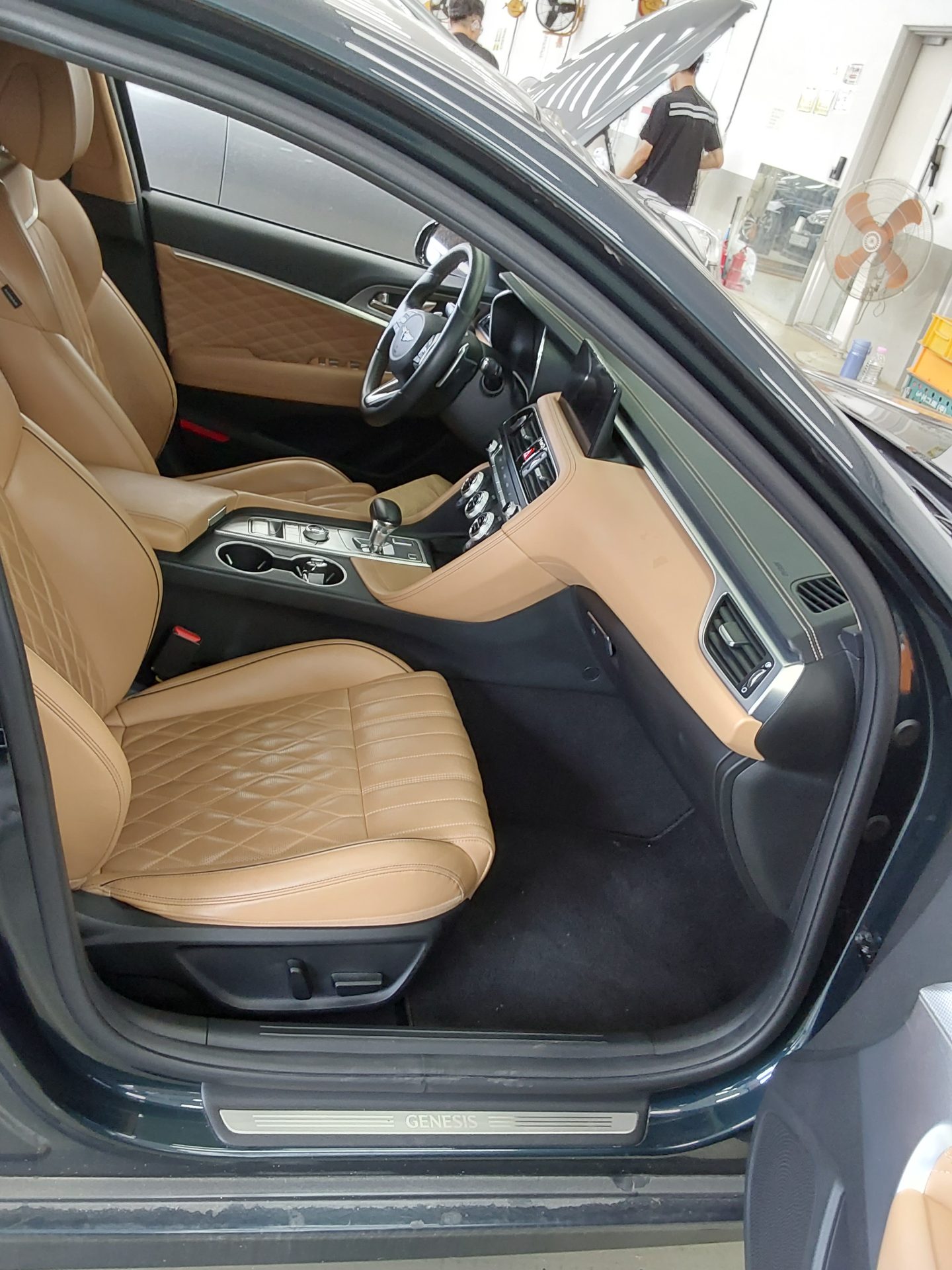 2023 - genesis g70