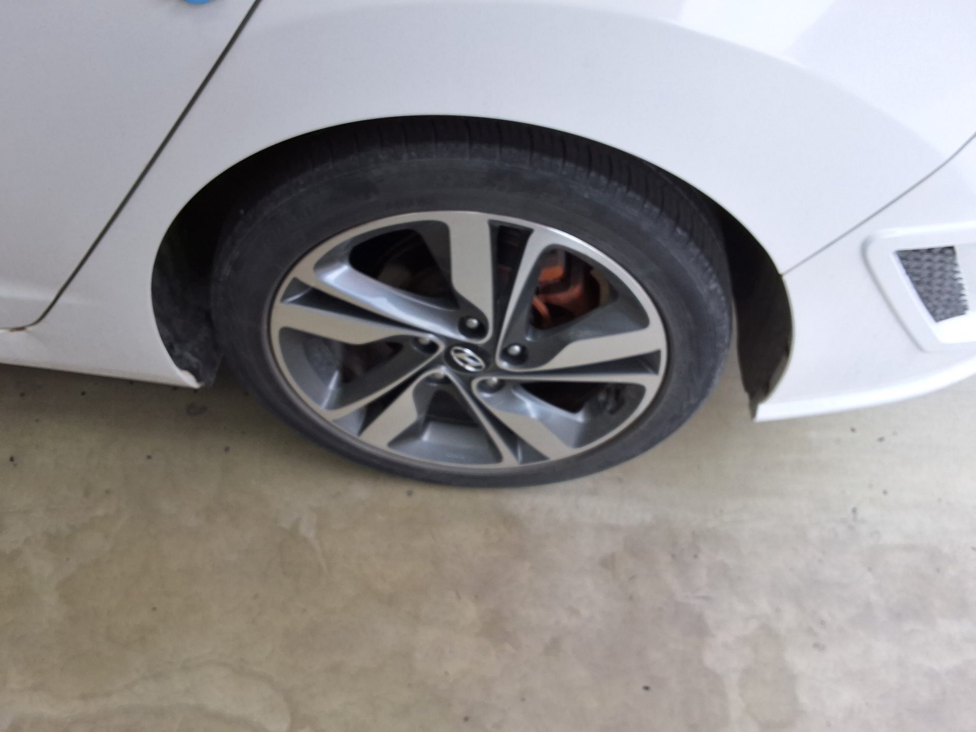 2012 - hyundai avante