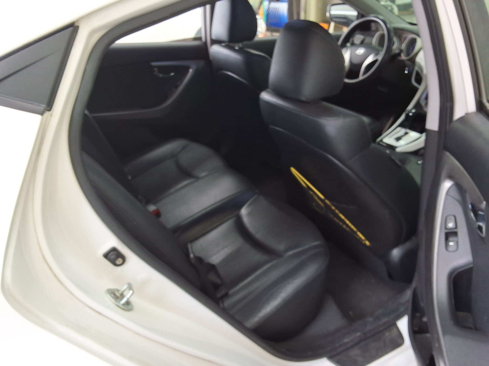 2012 - hyundai avante