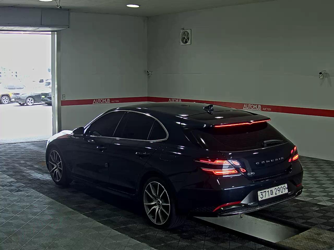 2023 - genesis g70