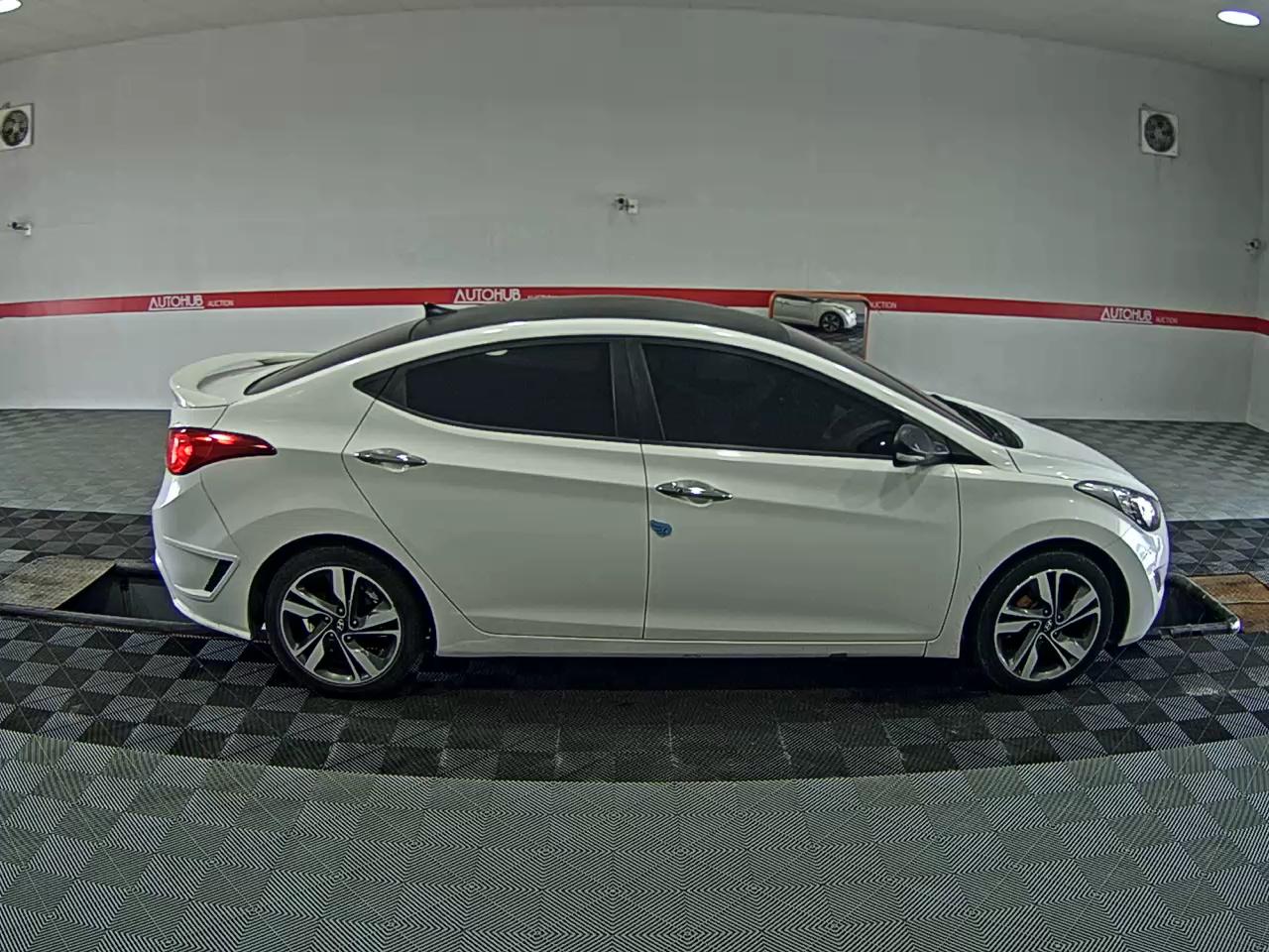 2012 - hyundai avante