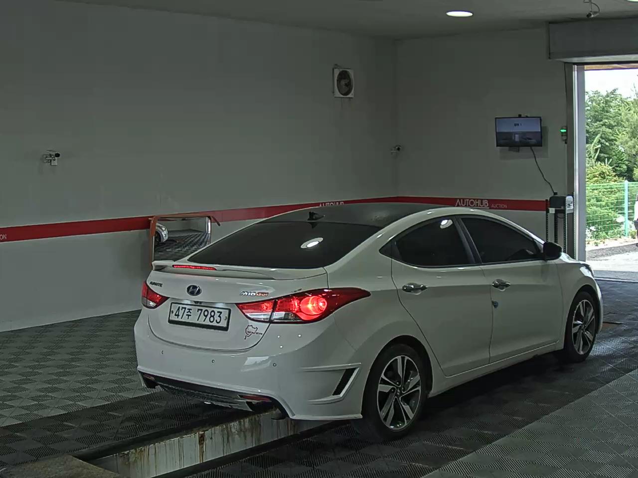 2012 - hyundai avante